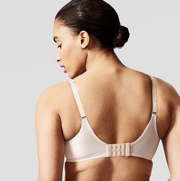 Chantelle C Idéal Back Smoothing Bra - Picture 3 of 11